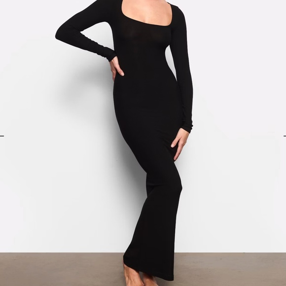 SKIMS Dresses & Skirts - SKIMS soft lounge long sleeve dress ONYX sz L